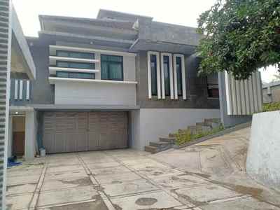 dijual rumah jl manjahlega