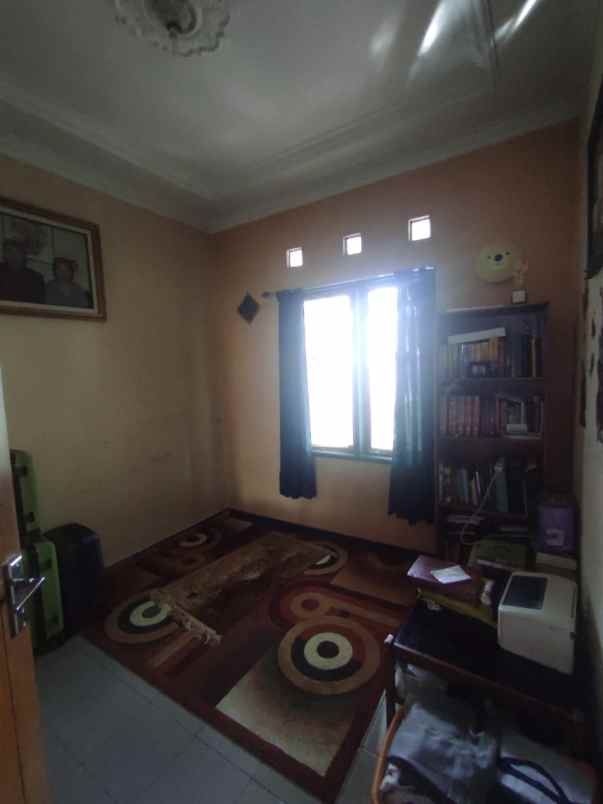 dijual rumah jl merkuri margahayu