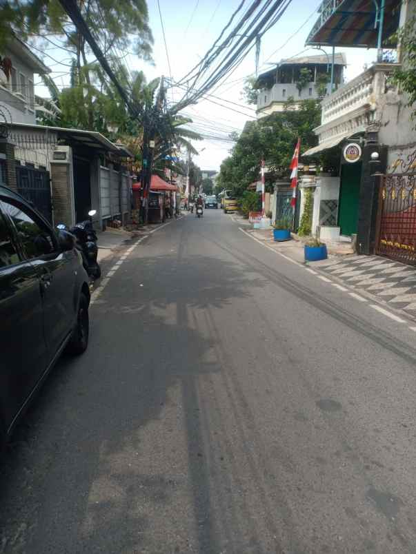 dijual rumah jl panti asuhan otista