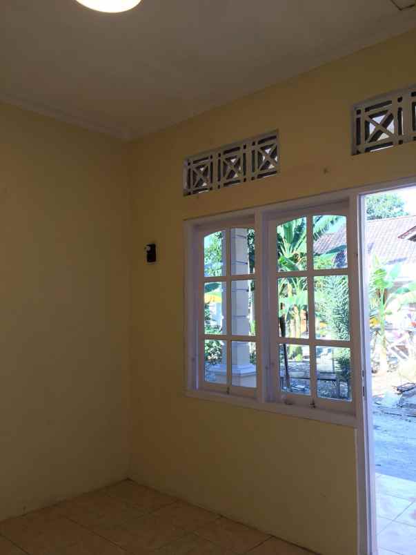 dijual rumah jl pleret km 4