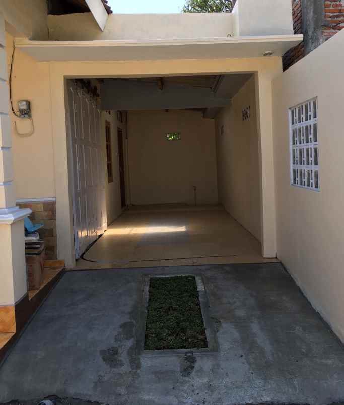 dijual rumah jl pleret km 4