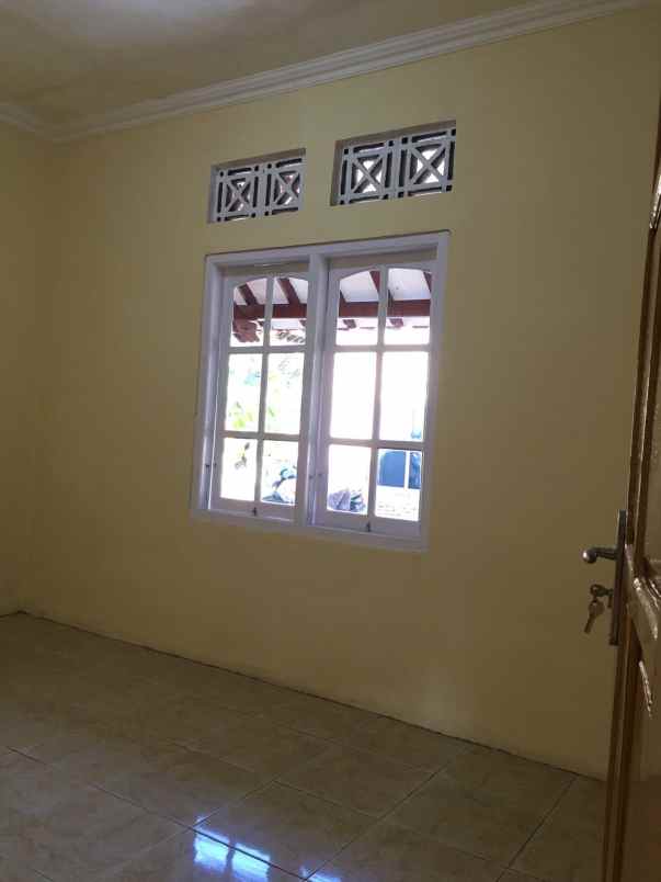 dijual rumah jl pleret km 4