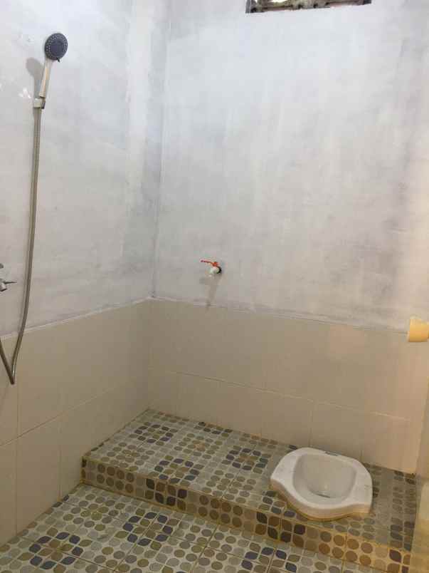 dijual rumah jl pleret km 4