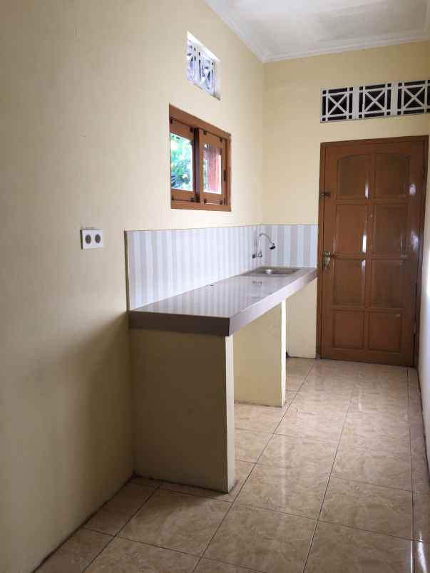 dijual rumah jl pleret km 4