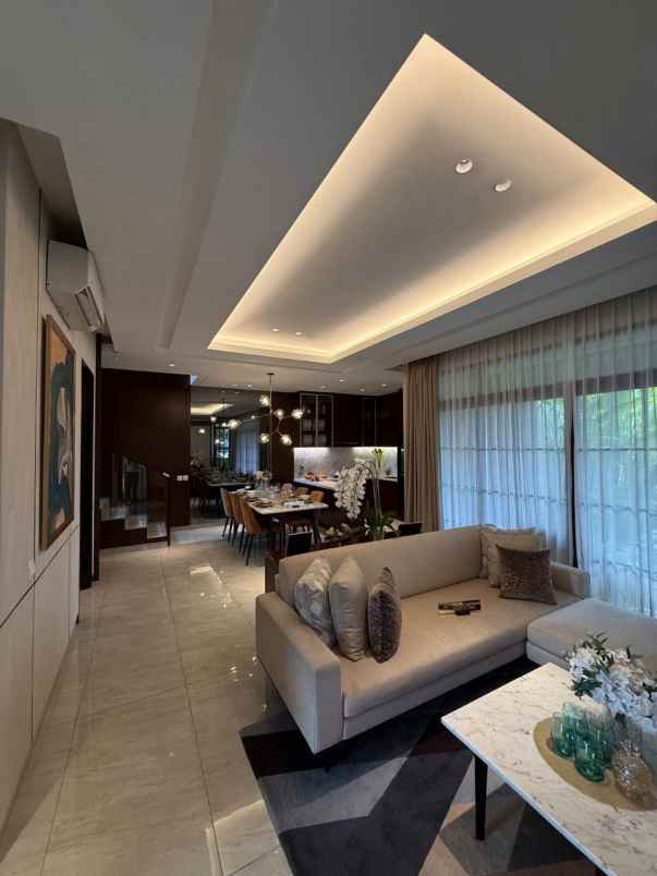 dijual rumah jl podomoro boulevard