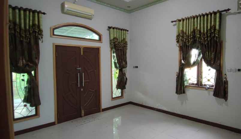 dijual rumah jl pramuka pal 6 hikmah banua
