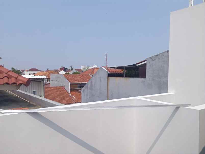 dijual rumah jl raden sanim tanah baru