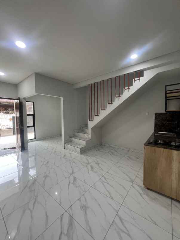 dijual rumah jl raya kodau jatikramat