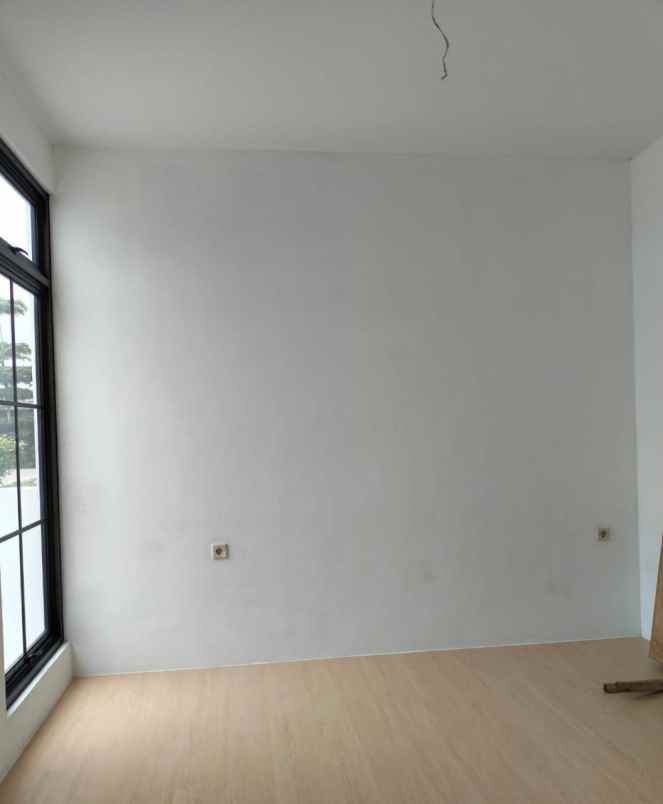 dijual rumah jl raya tajem