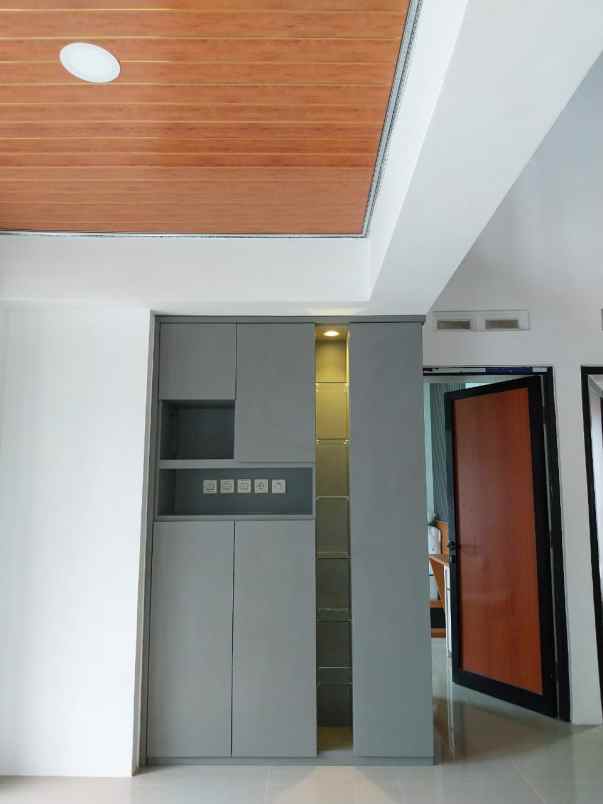 dijual rumah jl roro jonggrang no 26 22