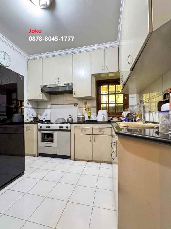 dijual rumah jl senopati