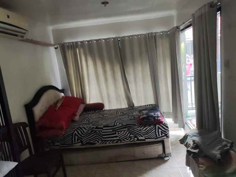 dijual rumah jl sindang sari antapani