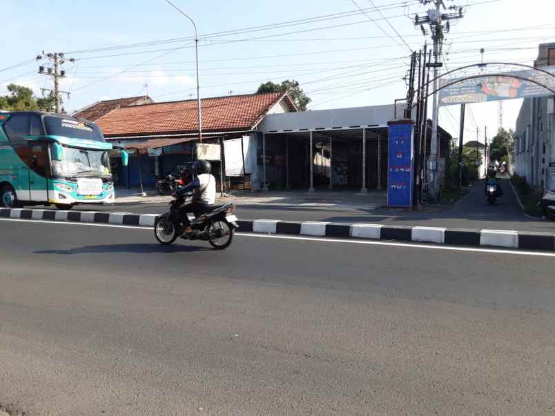 dijual rumah jl slamet riyadi