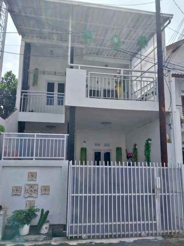 dijual rumah jl somawinata cimahi