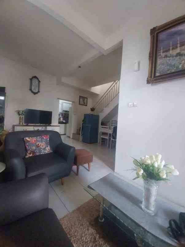 dijual rumah jl somawinata cimahi