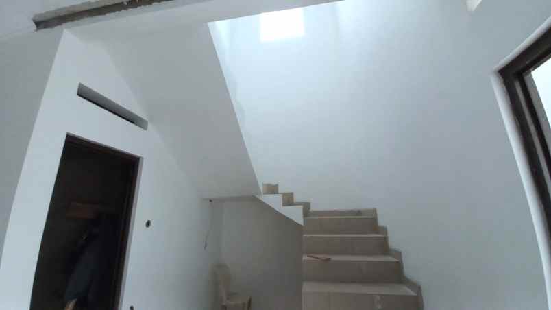 dijual rumah jl turangga buah batu