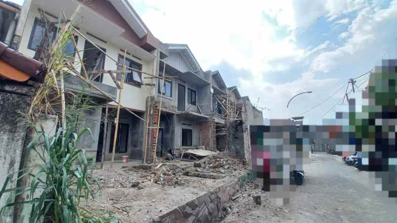 dijual rumah jl turangga buah batu