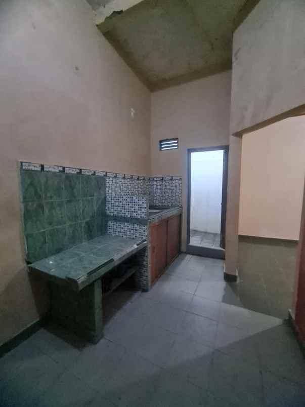 dijual rumah jln kalimantan perumnas 3