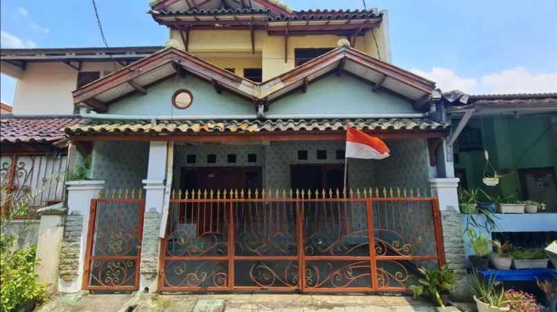dijual rumah jln kalimantan perumnas 3