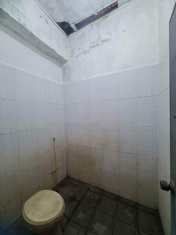 dijual rumah jln kalimantan perumnas 3