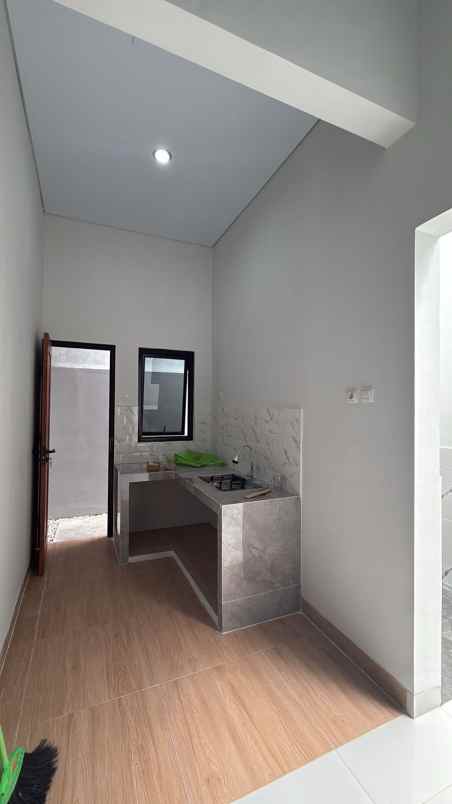 dijual rumah kadisoka