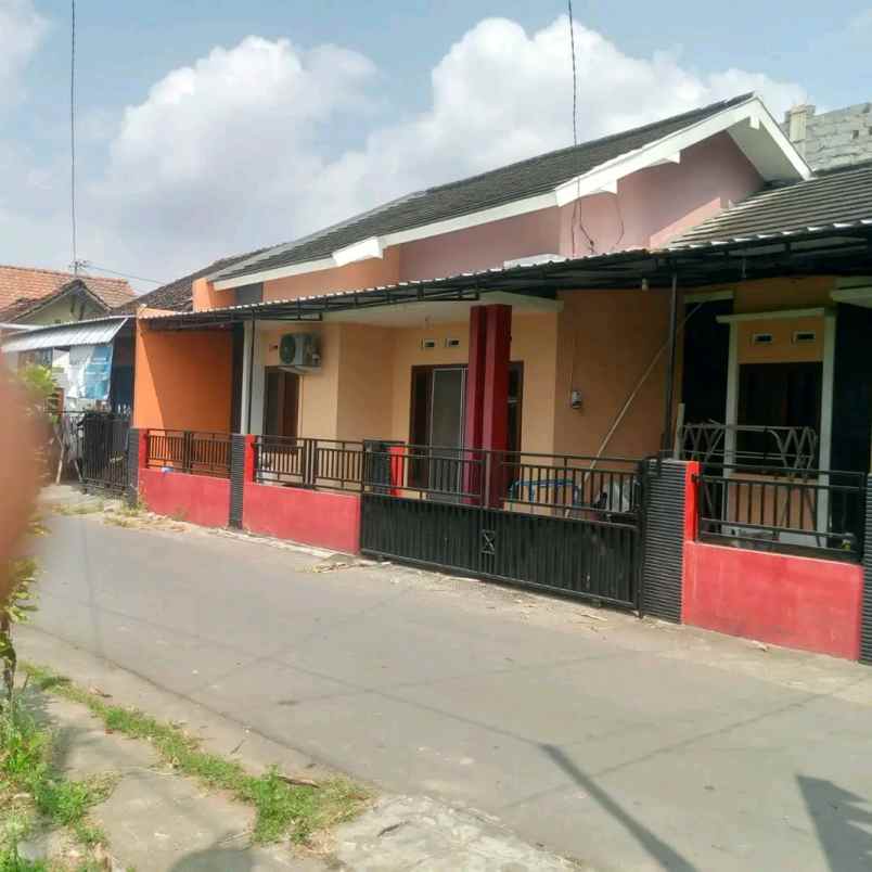 dijual rumah kampus unisa