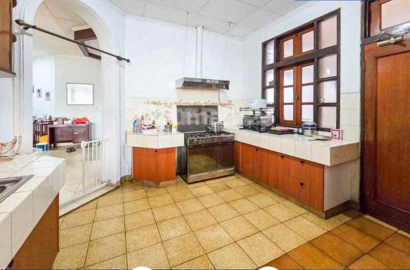 dijual rumah karmel 5 kebon jeruk