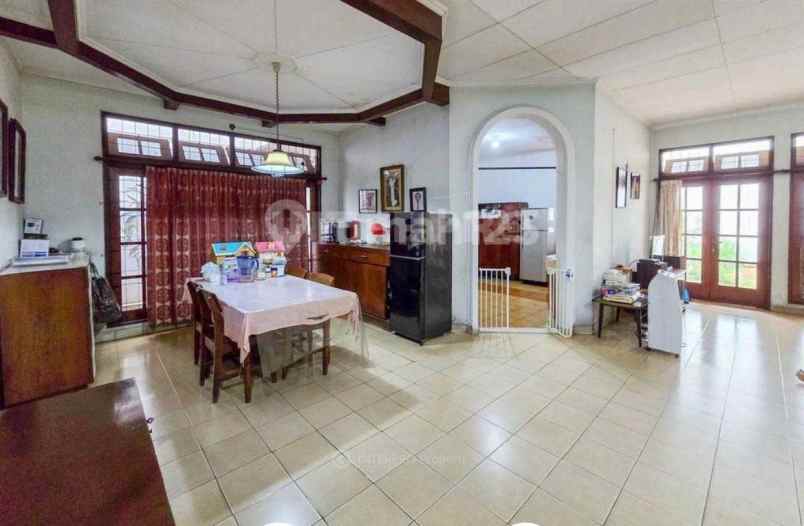 dijual rumah karmel 5 kebon jeruk