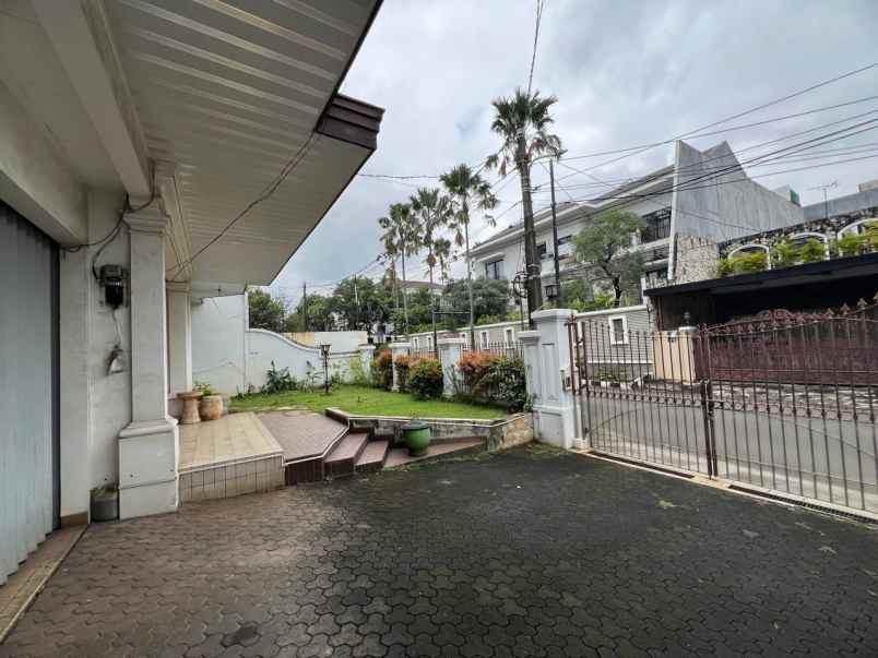 dijual rumah karmel 5 kebon jeruk