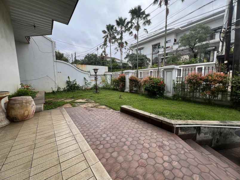 dijual rumah karmel 5 kebon jeruk