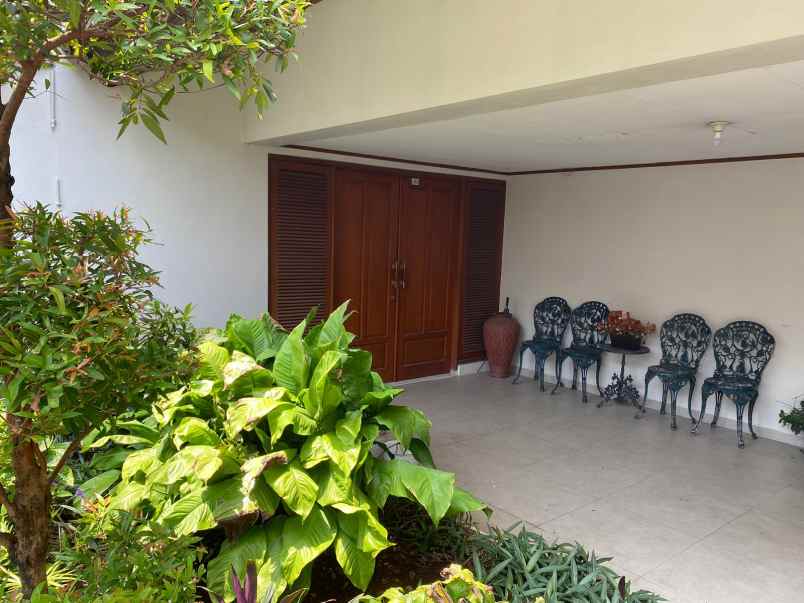 dijual rumah kebayoran baru