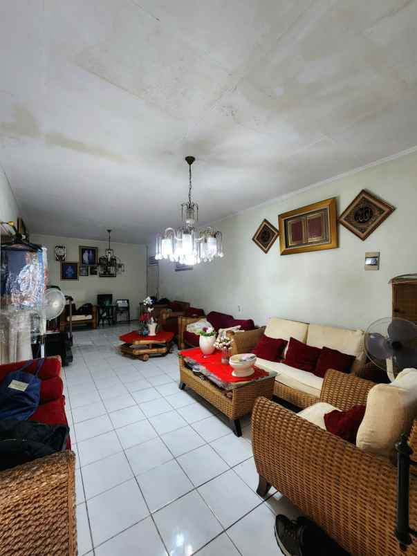 dijual rumah kebayoran baru