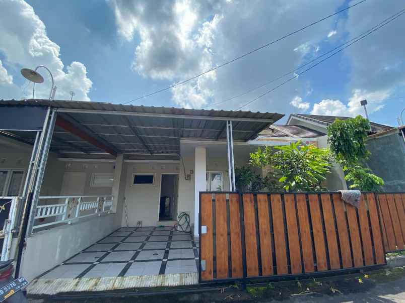 dijual rumah kebondalem kidul prambanan