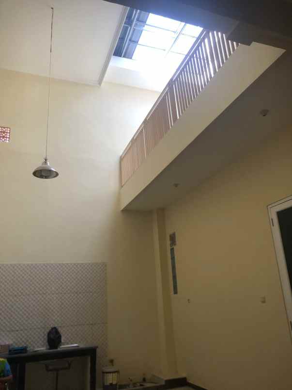 dijual rumah kebonsari