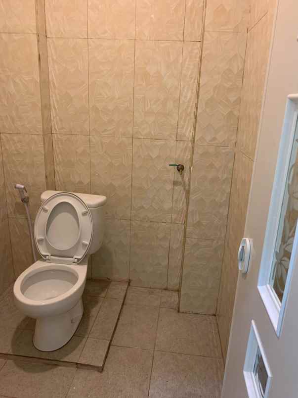 dijual rumah kebonsari