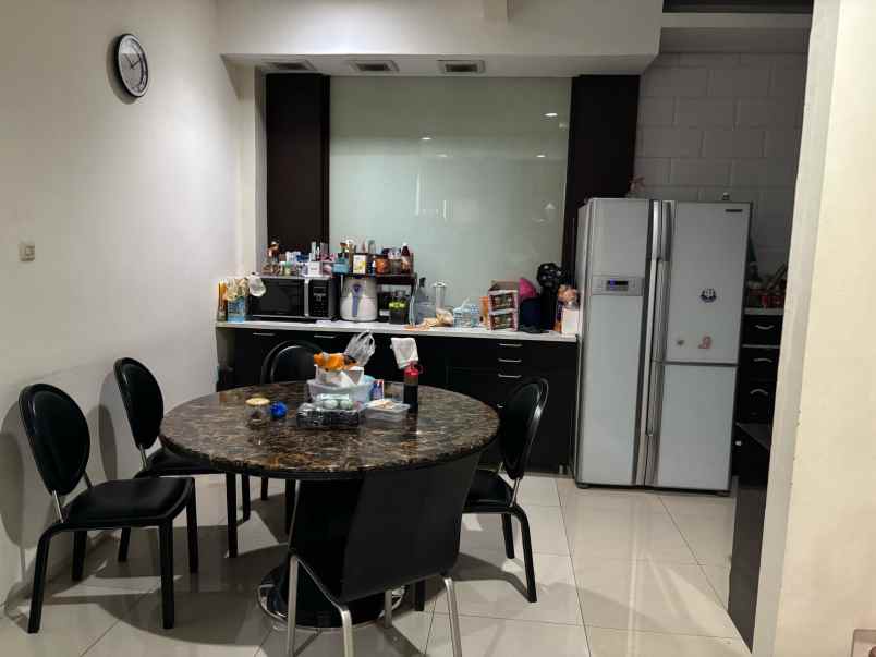 dijual rumah kelapa nias kelapa gading