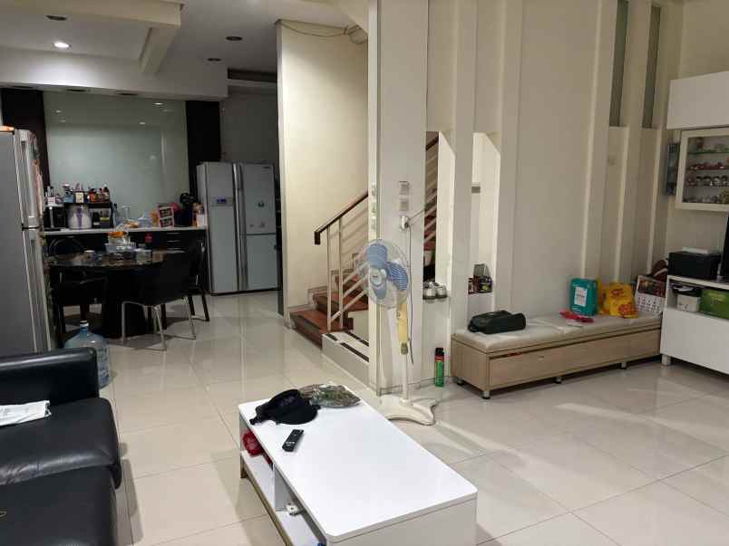 dijual rumah kelapa nias kelapa gading