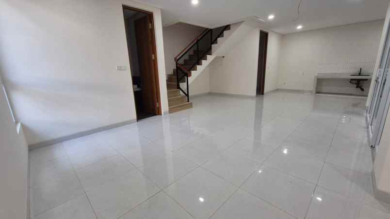 dijual rumah kelapa nias kelapa gading