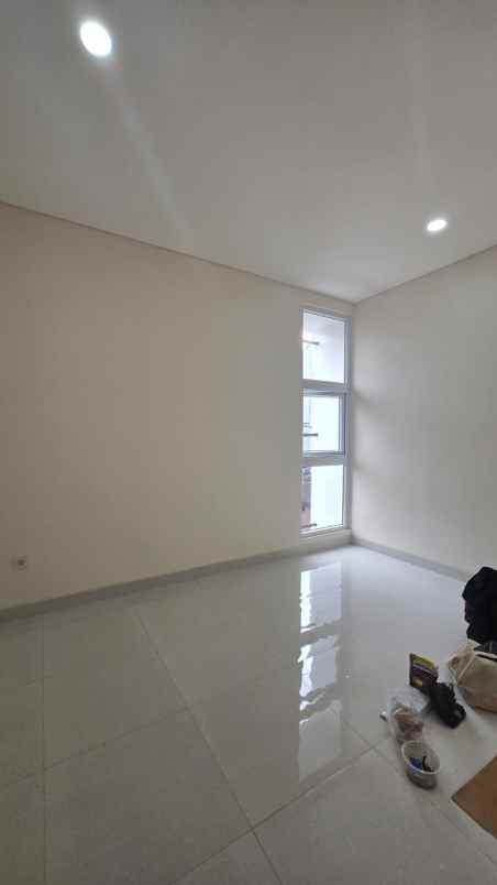 dijual rumah kelapa nias kelapa gading