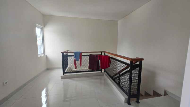 dijual rumah kelapa nias kelapa gading