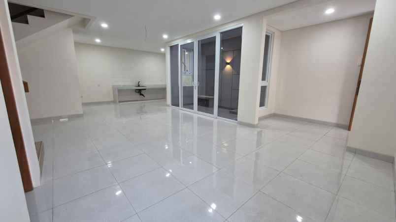 dijual rumah kelapa nias kelapa gading