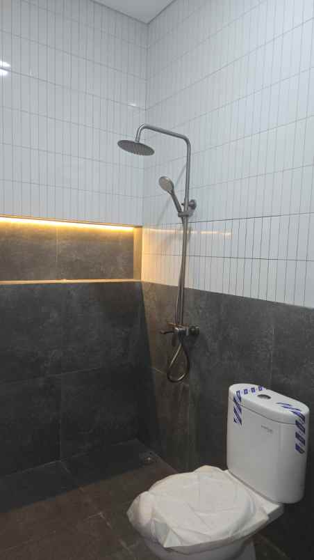 dijual rumah kelapa nias kelapa gading