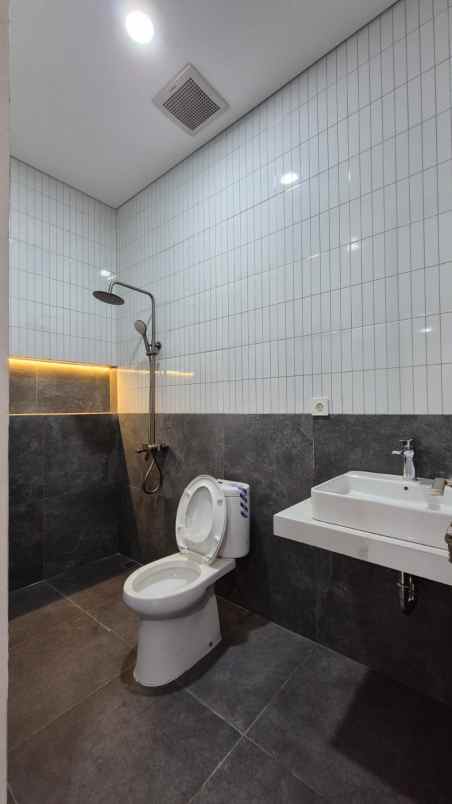 dijual rumah kelapa nias kelapa gading