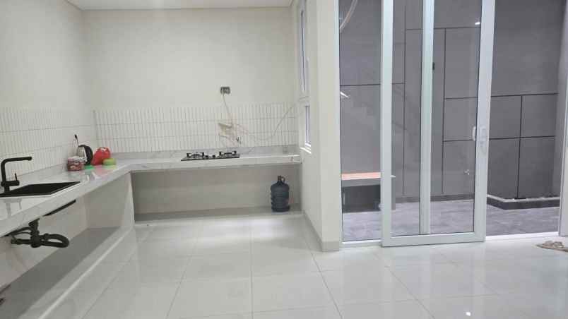 dijual rumah kelapa nias kelapa gading