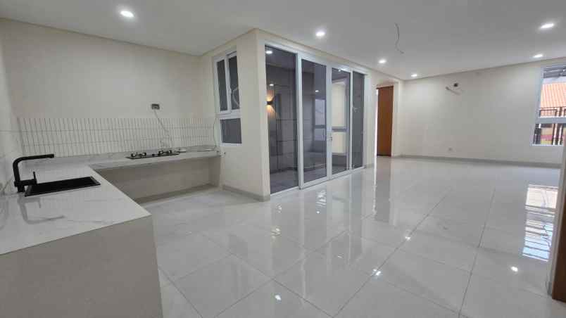 dijual rumah kelapa nias kelapa gading