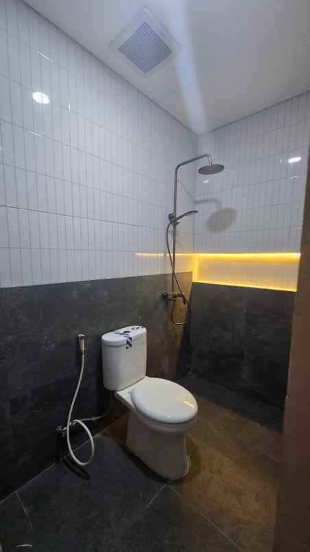 dijual rumah kelapa nias kelapa gading