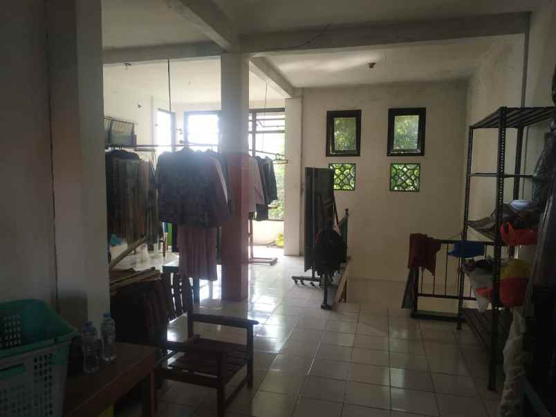 dijual rumah kemlaten