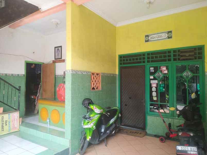 dijual rumah kemlaten