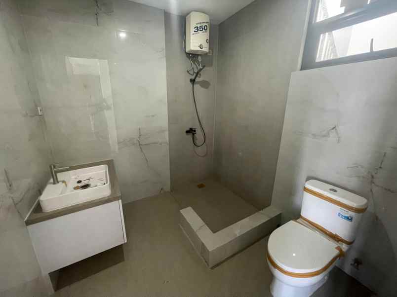 dijual rumah ketintang wiyata ketintang