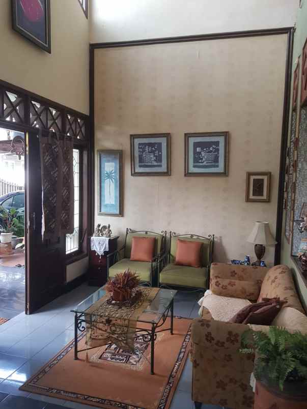 dijual rumah klampis semolo barat